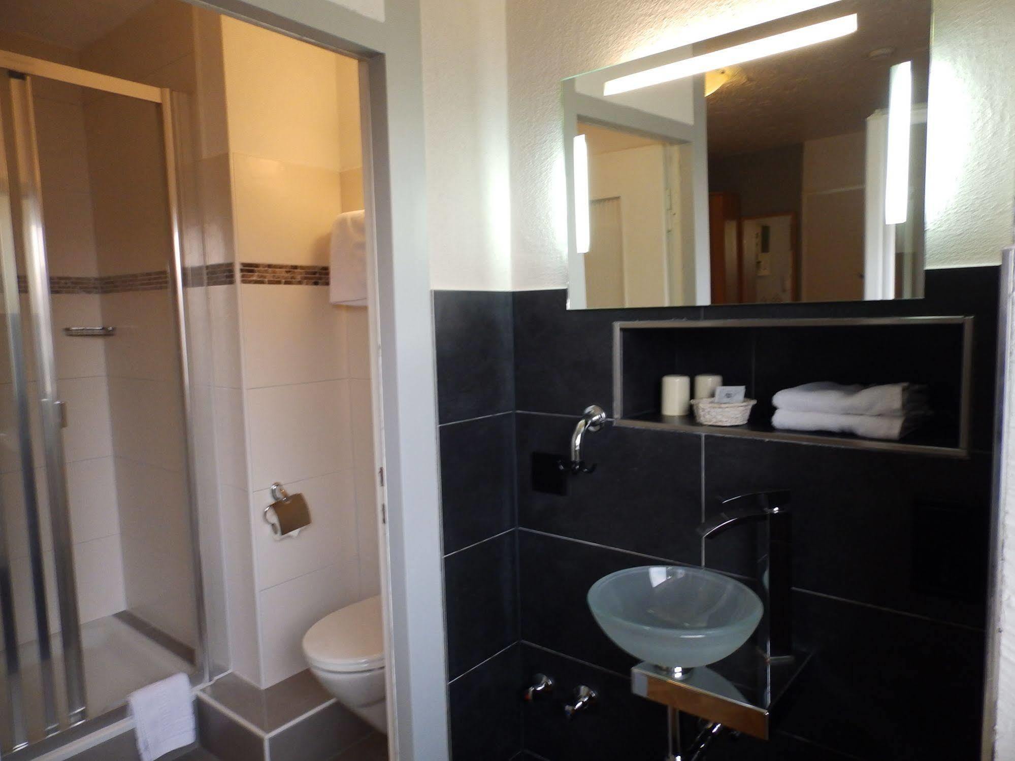 H41 Inn Hotel Garni Freiburg (Adults Only) Gundelfingen  Dış mekan fotoğraf