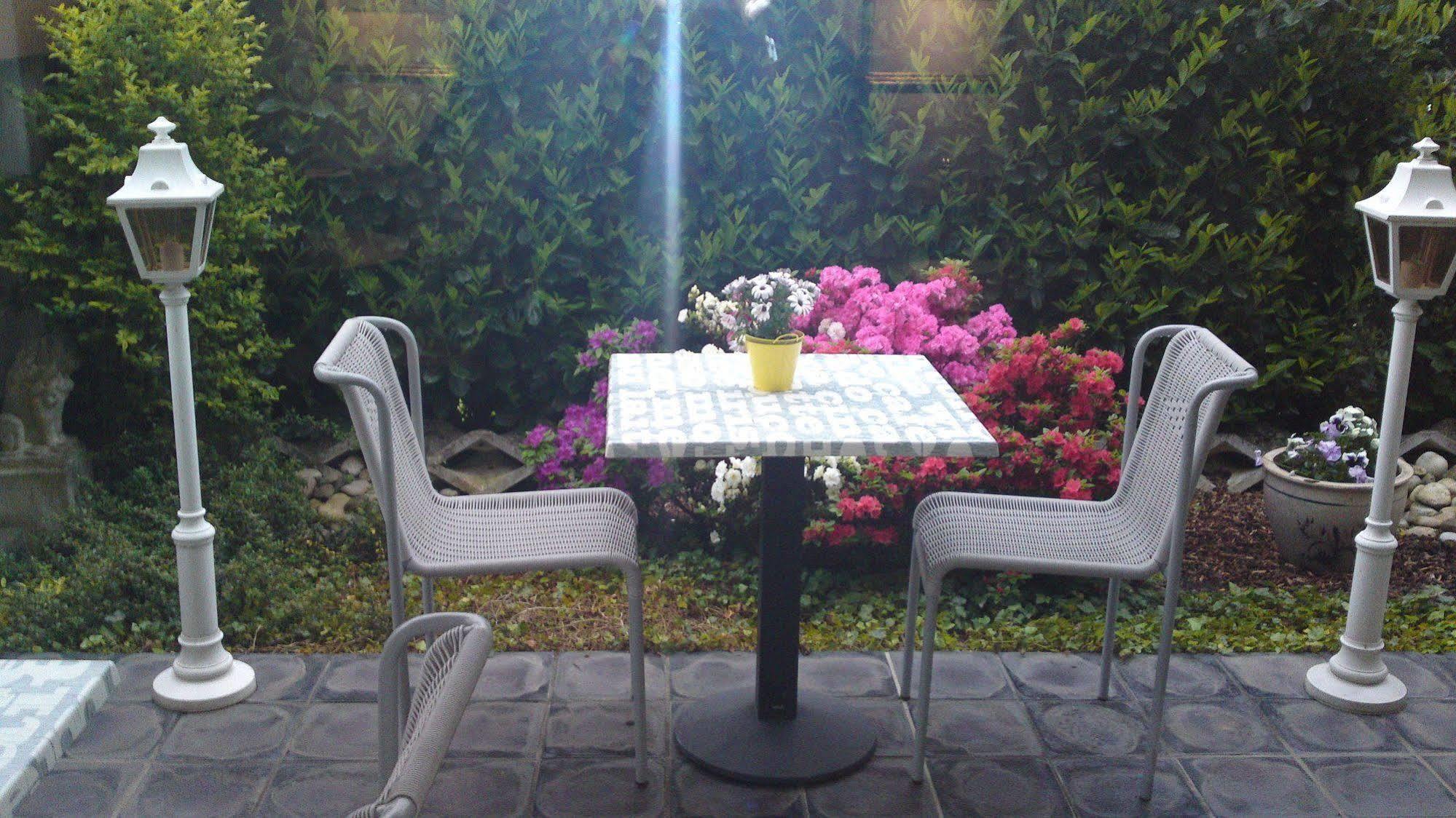 H41 Inn Hotel Garni Freiburg (Adults Only) Gundelfingen  Dış mekan fotoğraf
