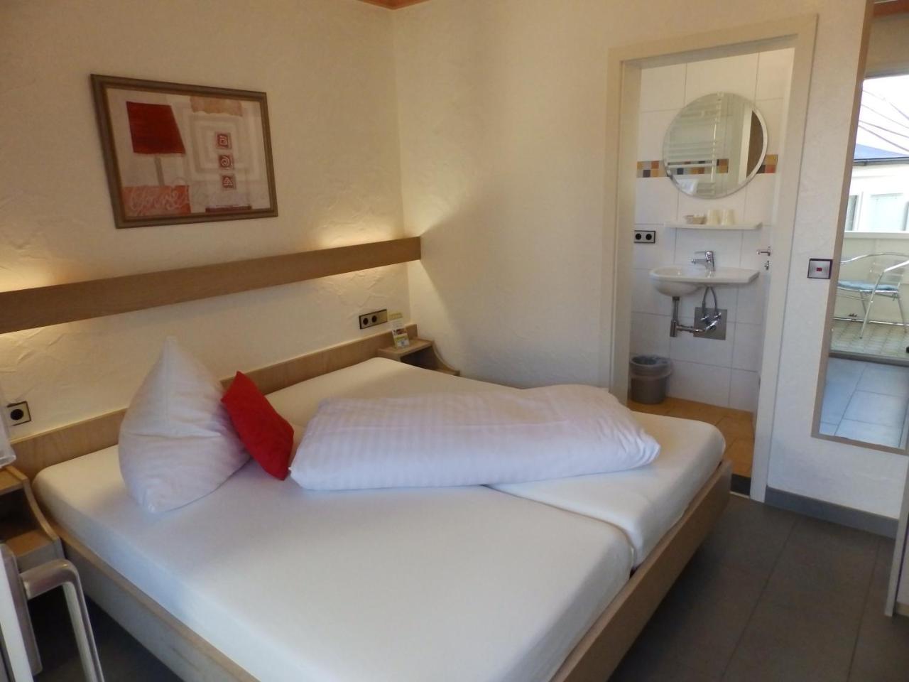 H41 Inn Hotel Garni Freiburg (Adults Only) Gundelfingen  Dış mekan fotoğraf